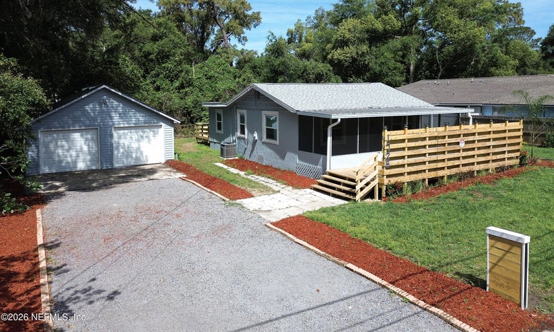 Front exterior of 1726 Hilltop Blvd in Jacksonville