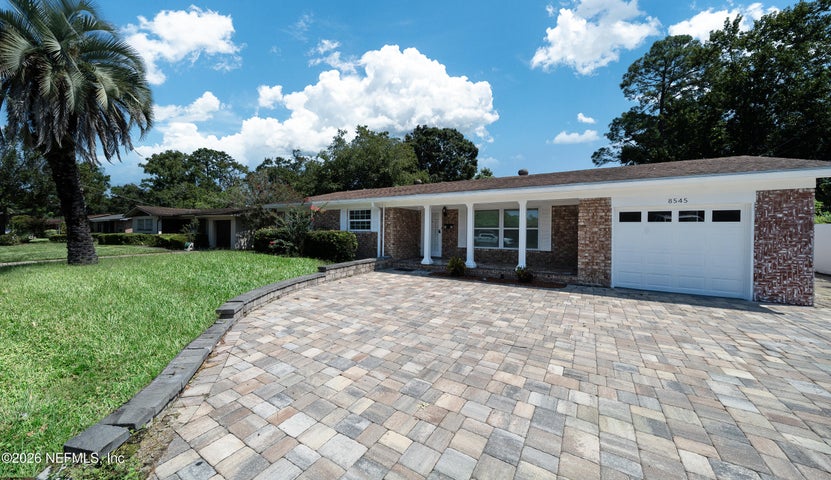Front exterior of 8545 Old Kings Rd S in Jacksonville