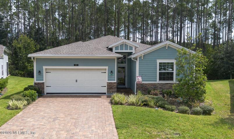 Front exterior of 10 Montserrat Dr in St. Augustine